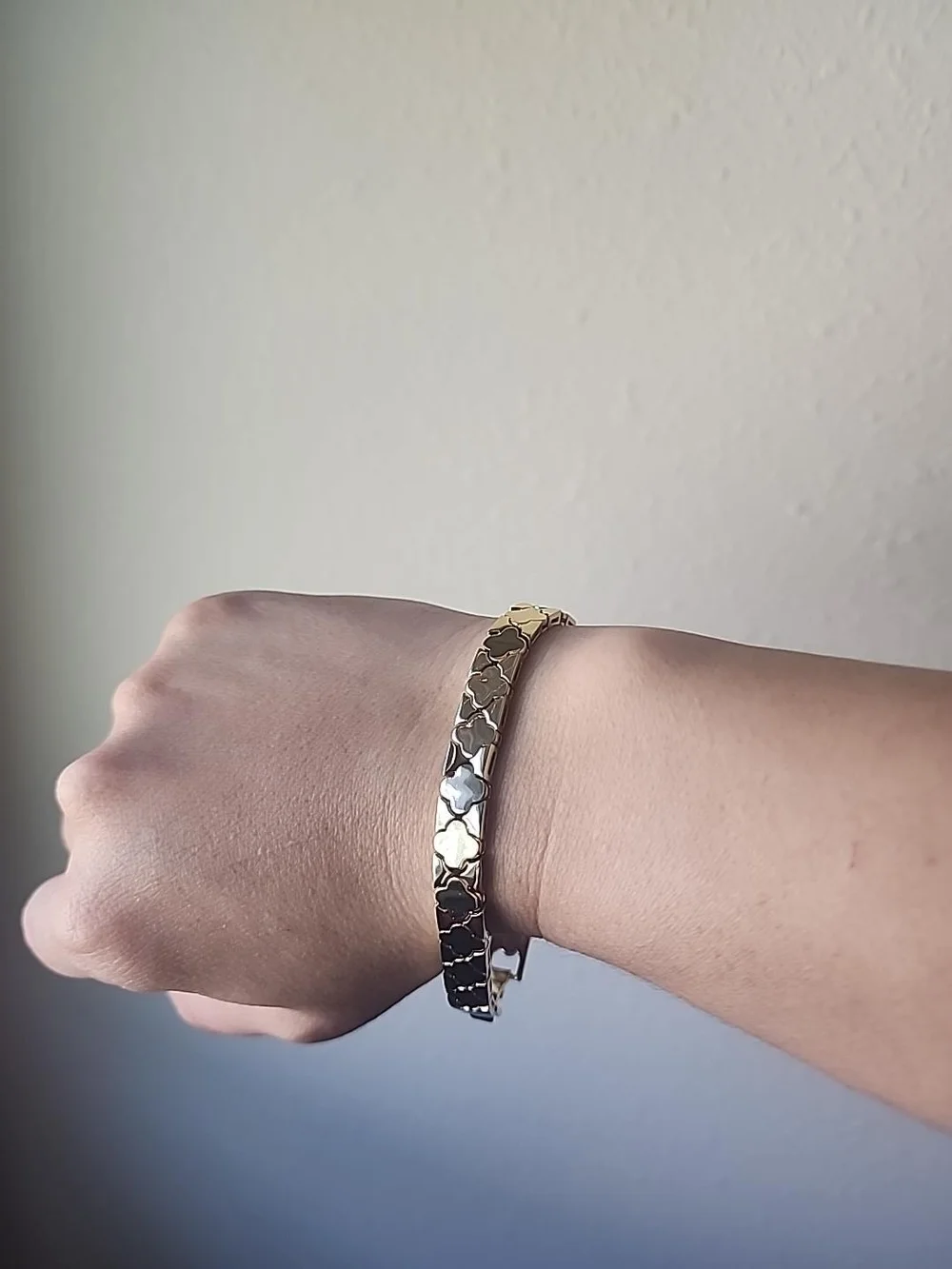 Gold Clover Link Bracelet - Women's Fashion Bracelet